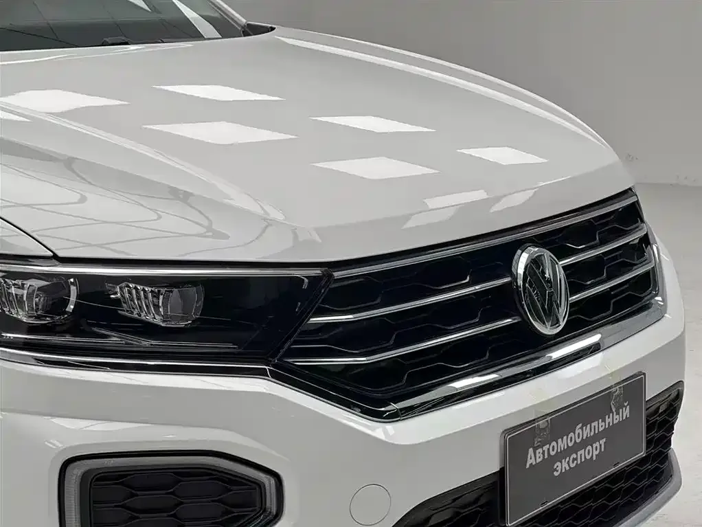 Volkswagen T-Roc — фото 10