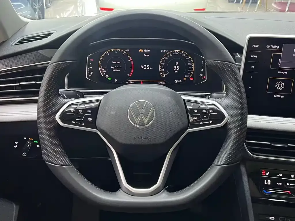 Volkswagen Tiguan L — фото 8