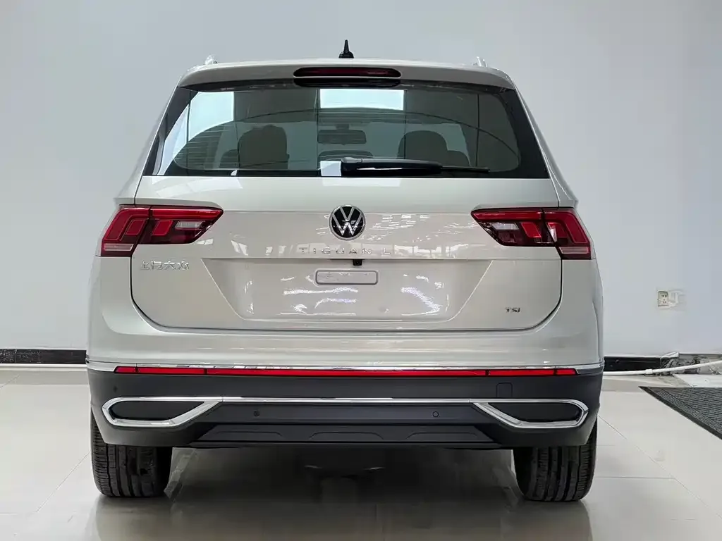 Volkswagen Tiguan L — фото 2