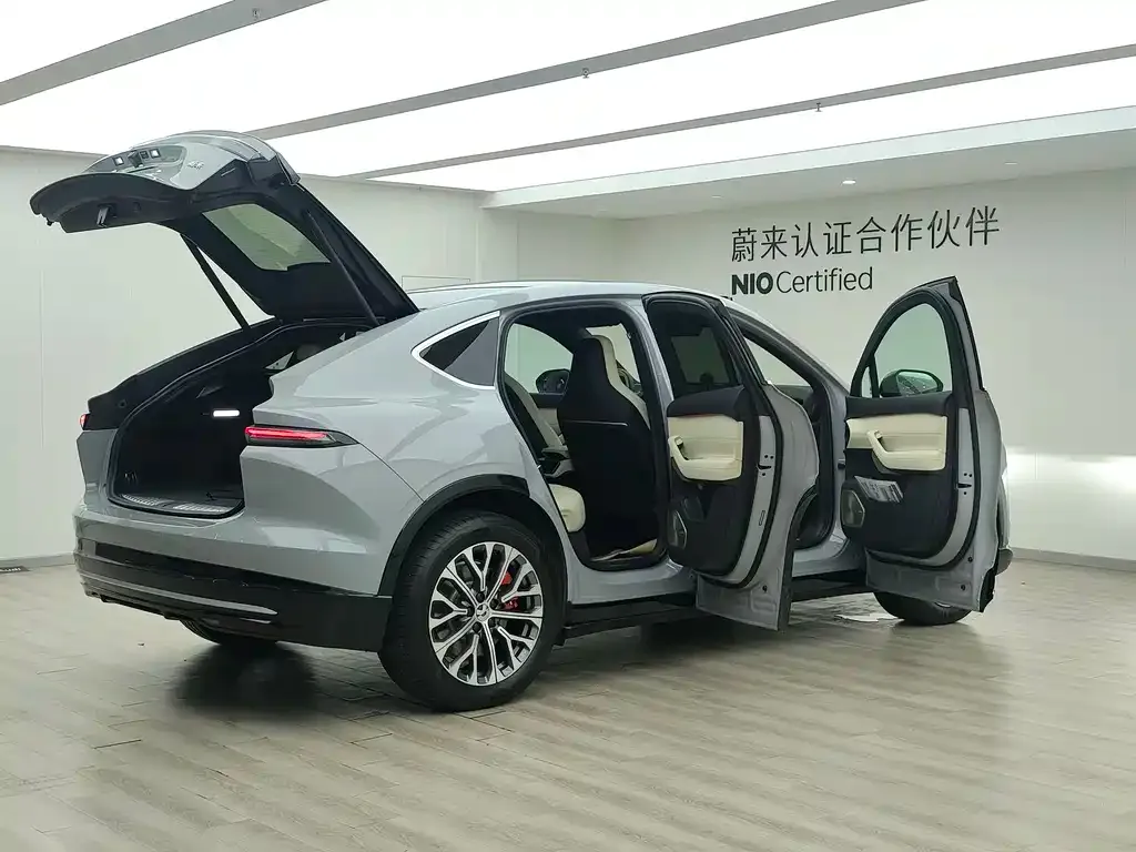 NIO EC6 — фото 8