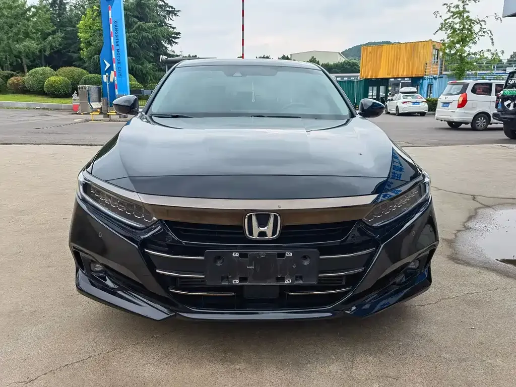 Honda Accord — фото 8