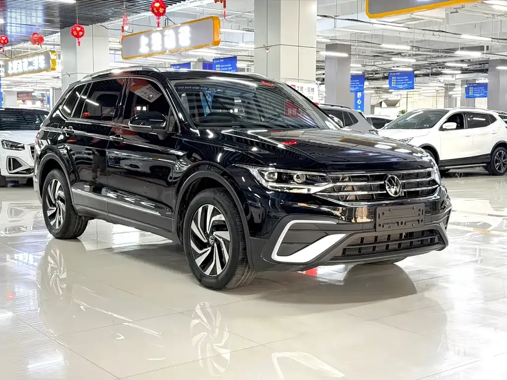 Volkswagen Tiguan L — фото 4