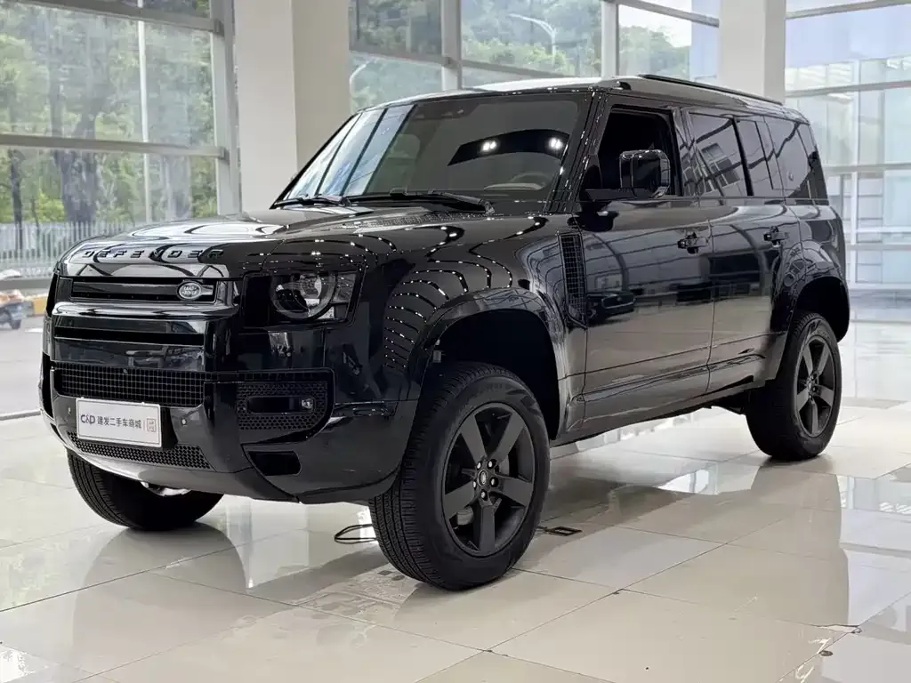 Land Rover Defender — фото 1