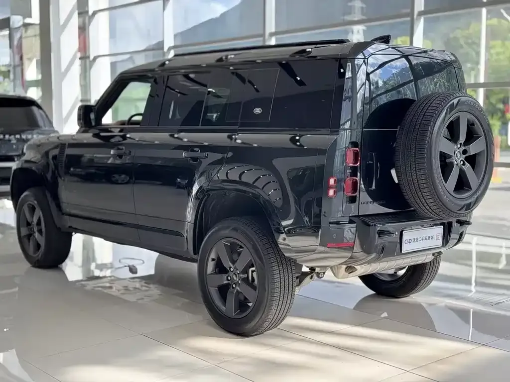 Land Rover Defender — фото 7