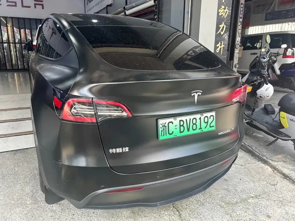 Tesla Model Y — фото 5
