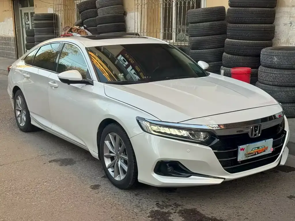Honda Accord — фото 1