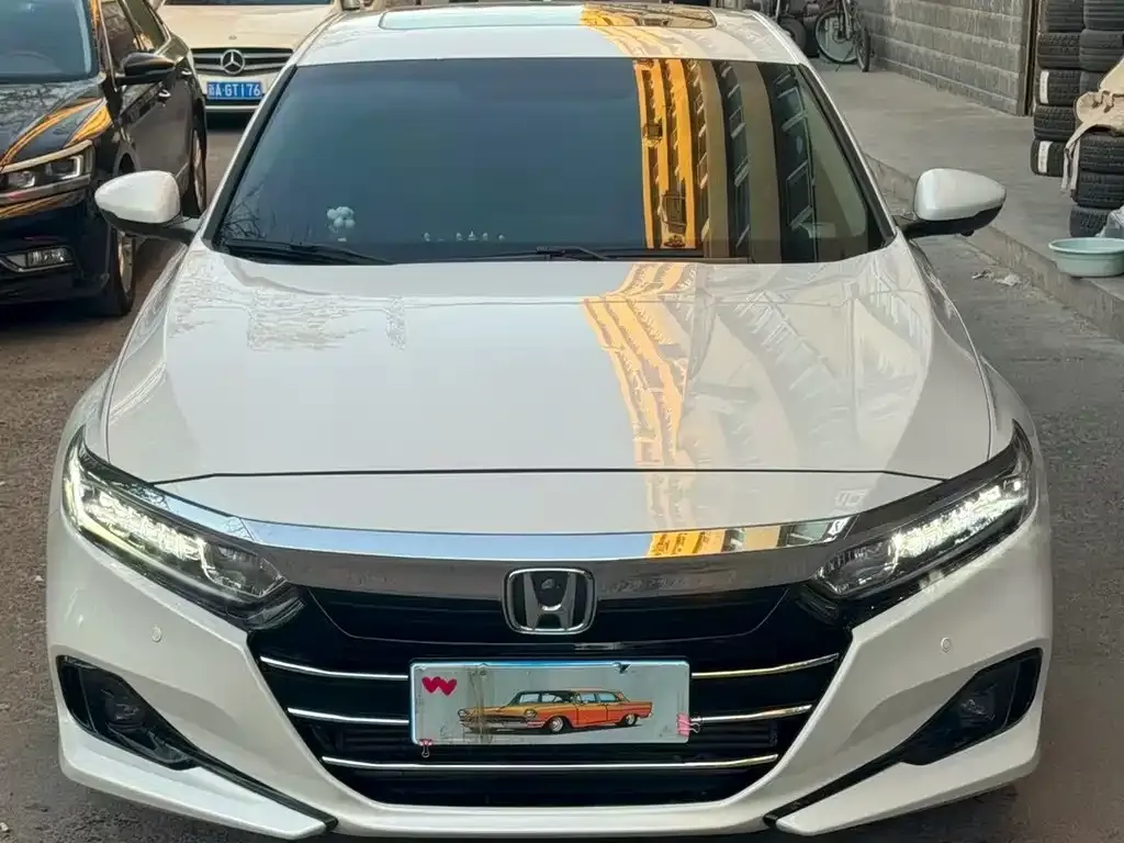 Honda Accord — фото 8