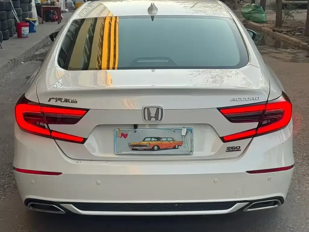 Honda Accord — фото 4