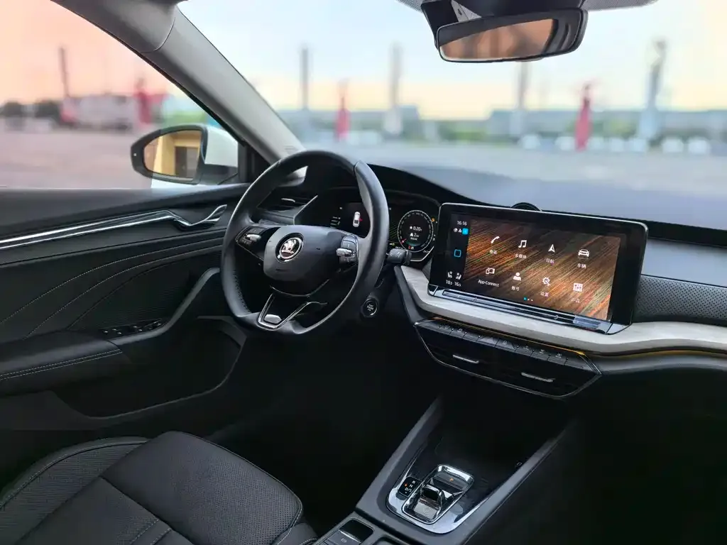 Skoda Octavia — фото 8
