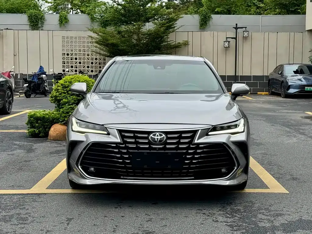 Toyota Avalon — фото 9