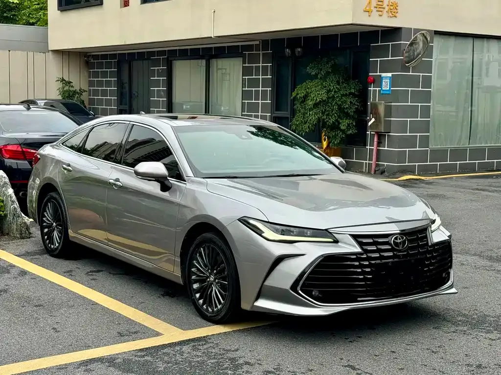 Toyota Avalon — фото 4