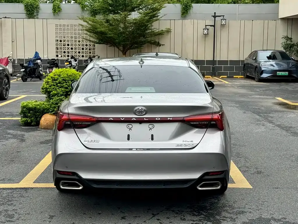 Toyota Avalon — фото 3