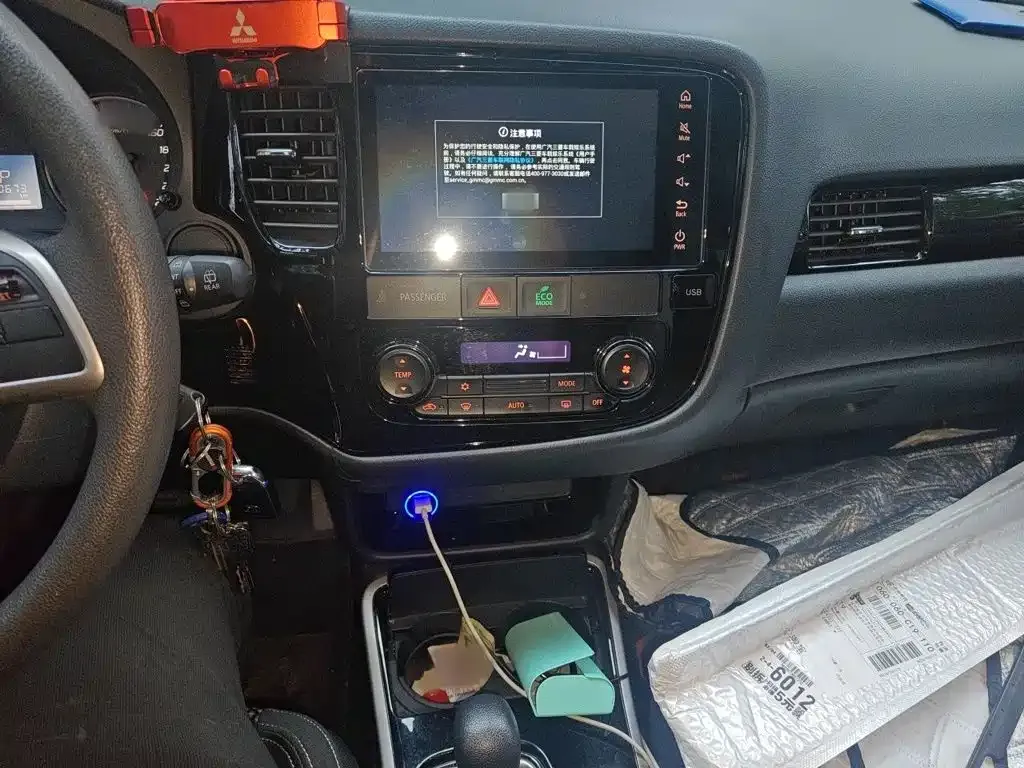 Mitsubishi Outlander — фото 10