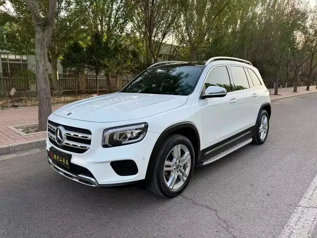 Mercedes-Benz GLB — фото 1
