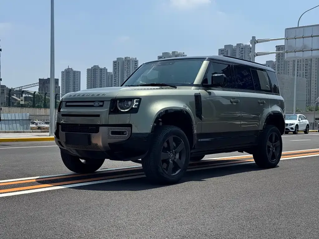 Land Rover Defender — фото 1