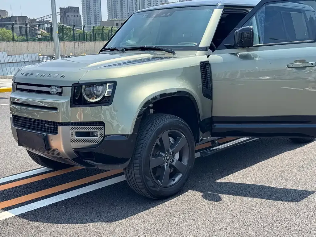 Land Rover Defender — фото 10