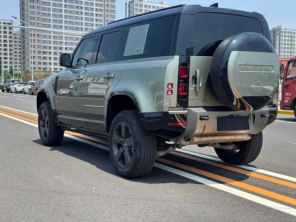 Land Rover Defender — фото 4