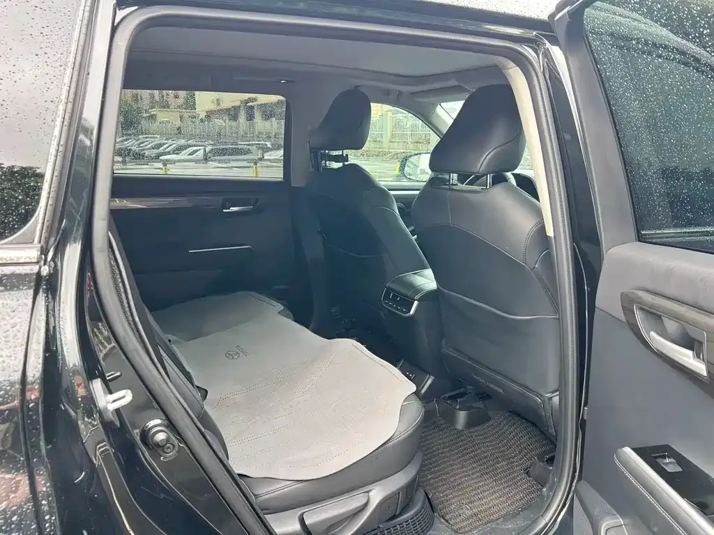Toyota Highlander — фото 2