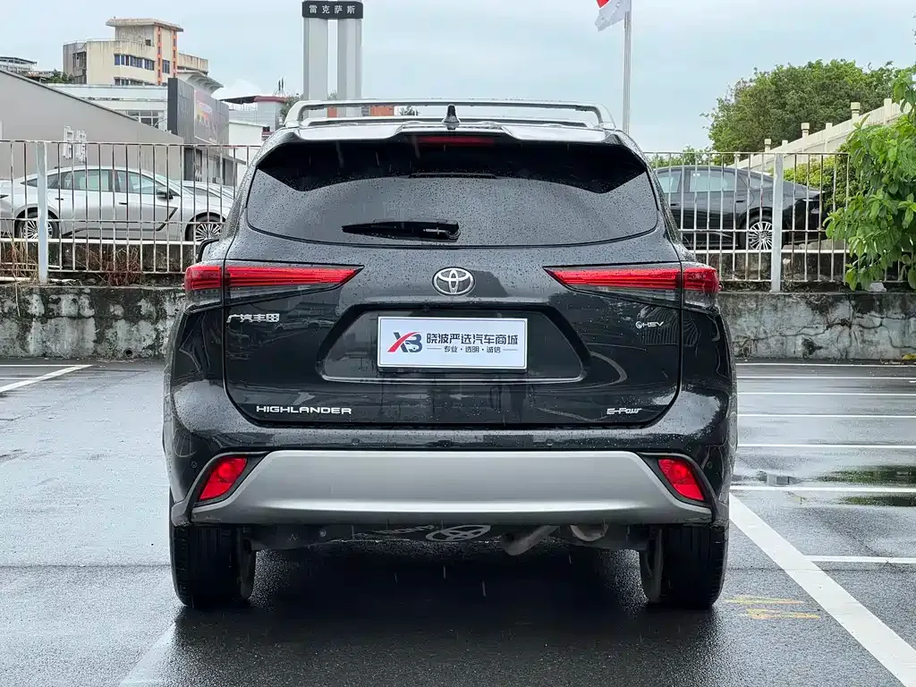 Toyota Highlander — фото 4