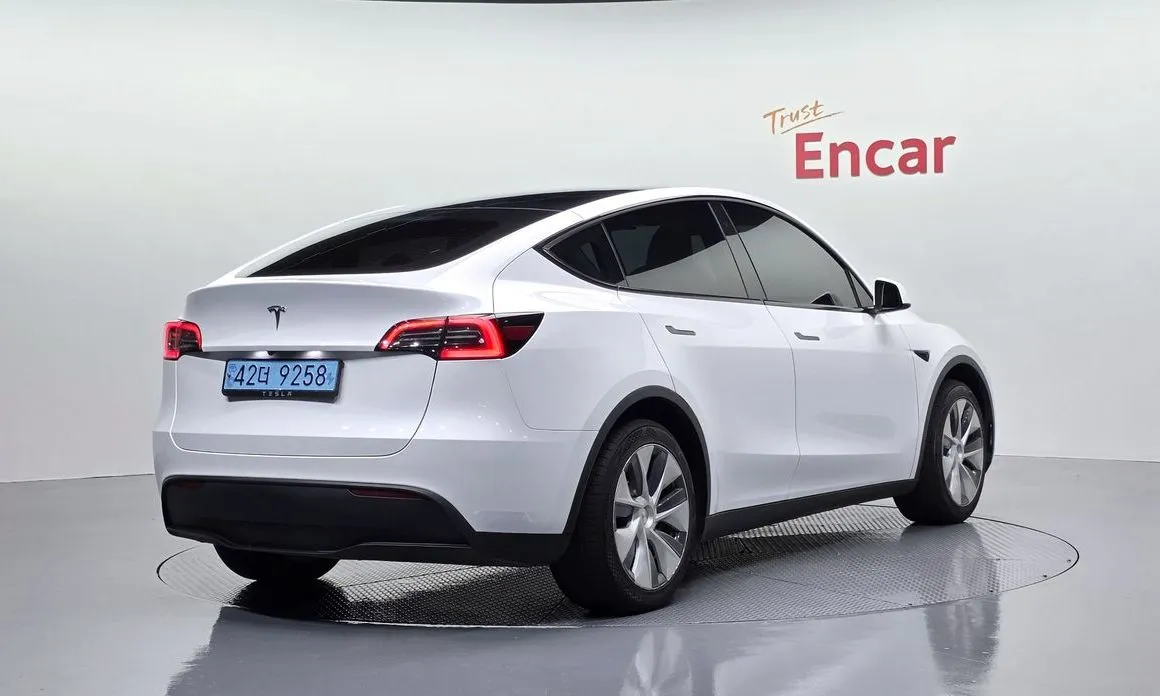 Tesla Model Y — фото 4