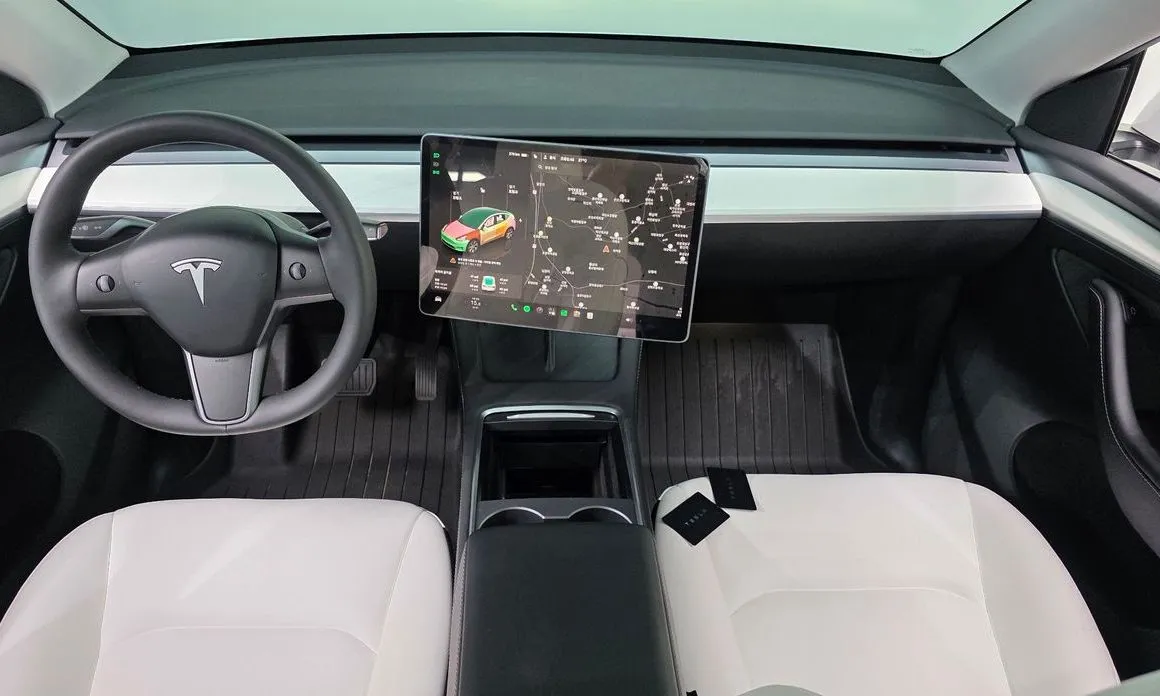 Tesla Model Y — фото 8