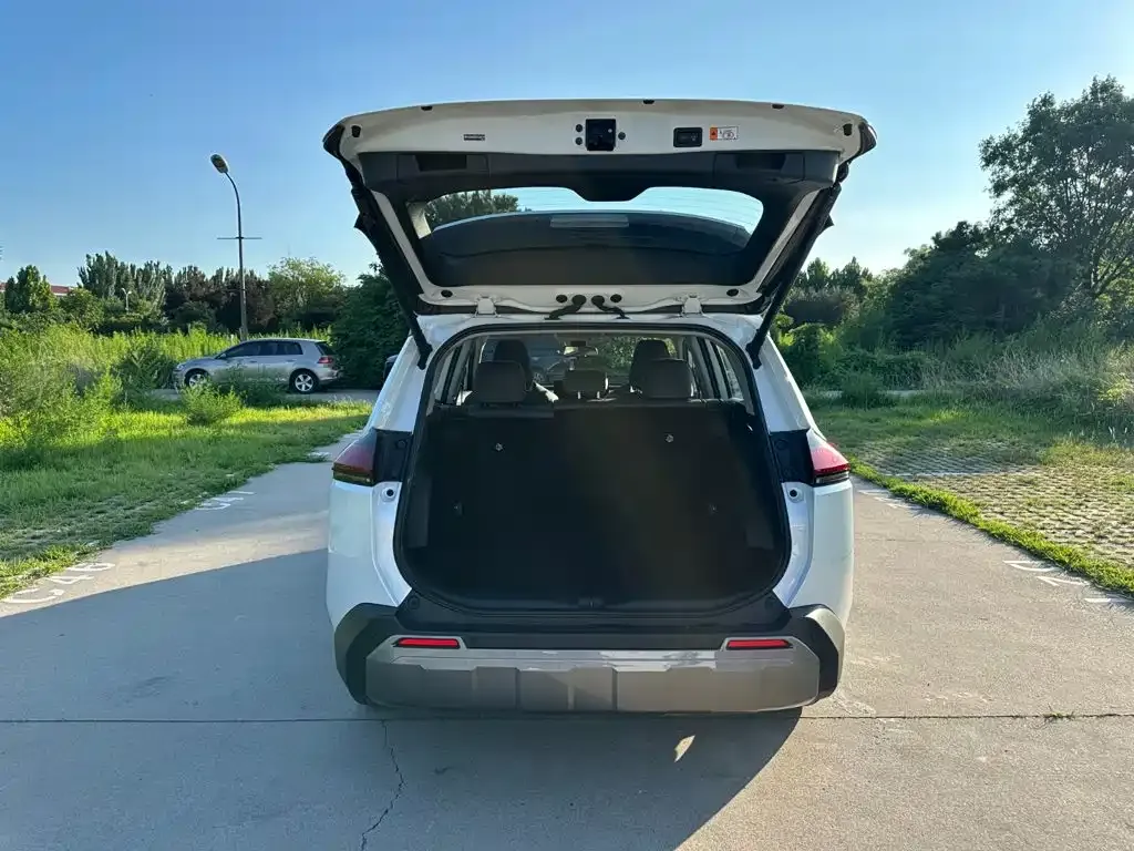 Toyota RAV4 — фото 9