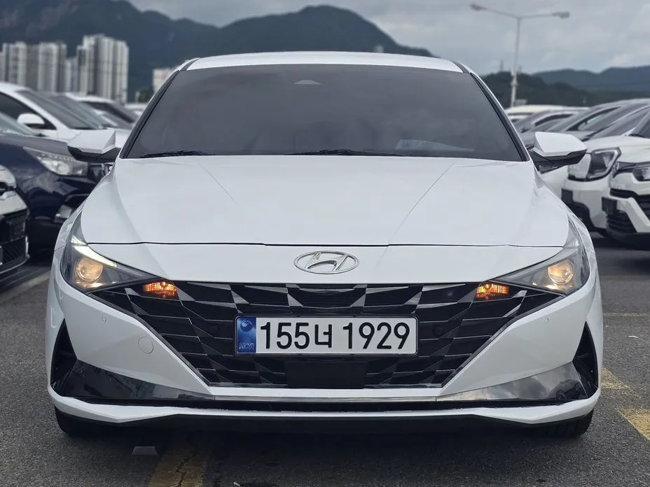 Hyundai AVANTE — фото 1