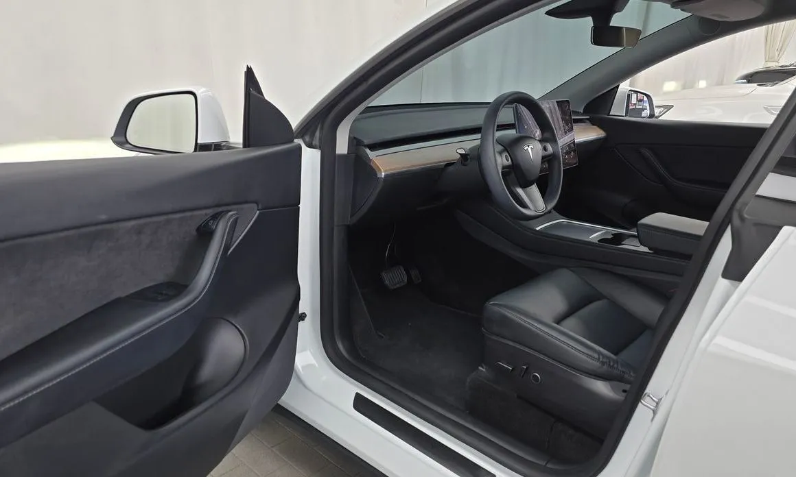 Tesla Model Y — фото 2
