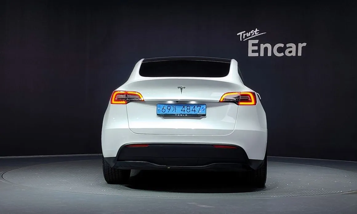 Tesla Model Y — фото 4