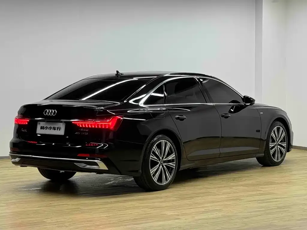 Audi A6L — фото 9