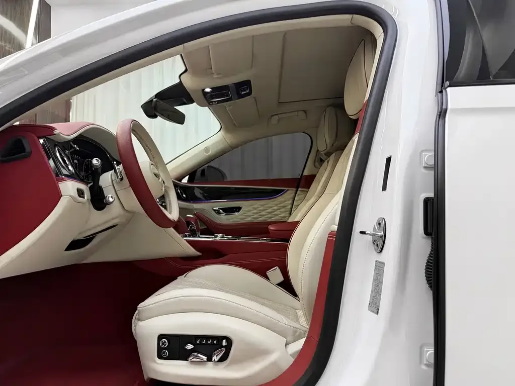 Bentley Flying Spur — фото 9