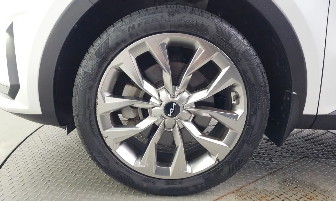 Kia Sorento — фото 8