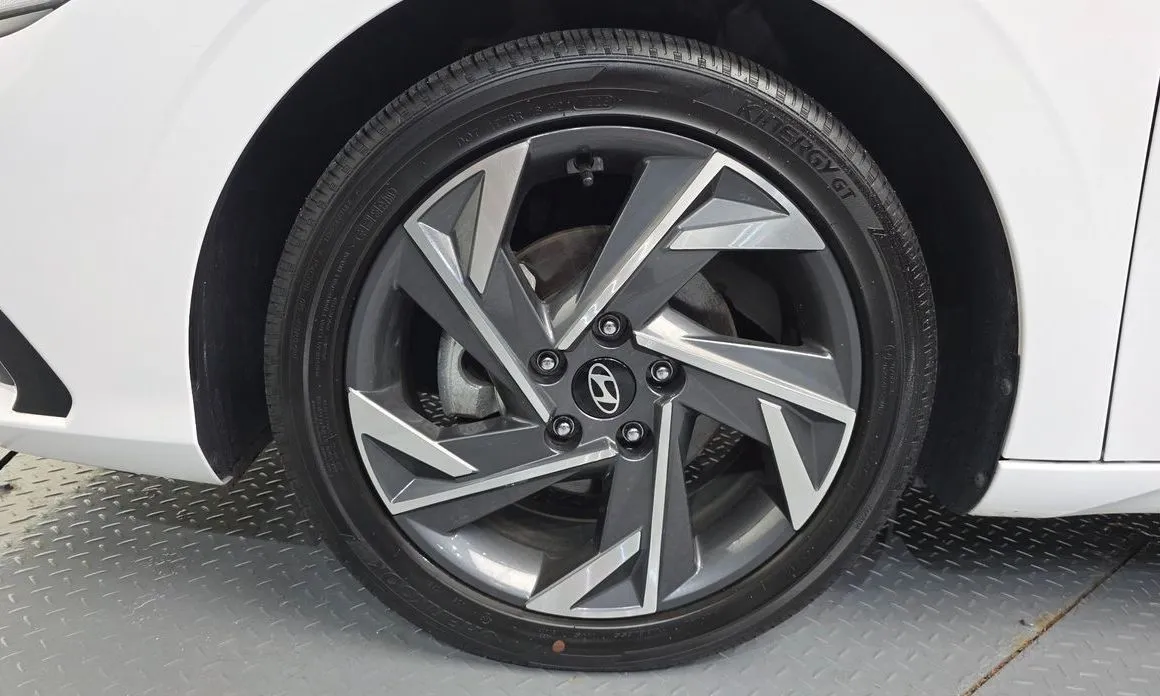 Hyundai AVANTE — фото 8