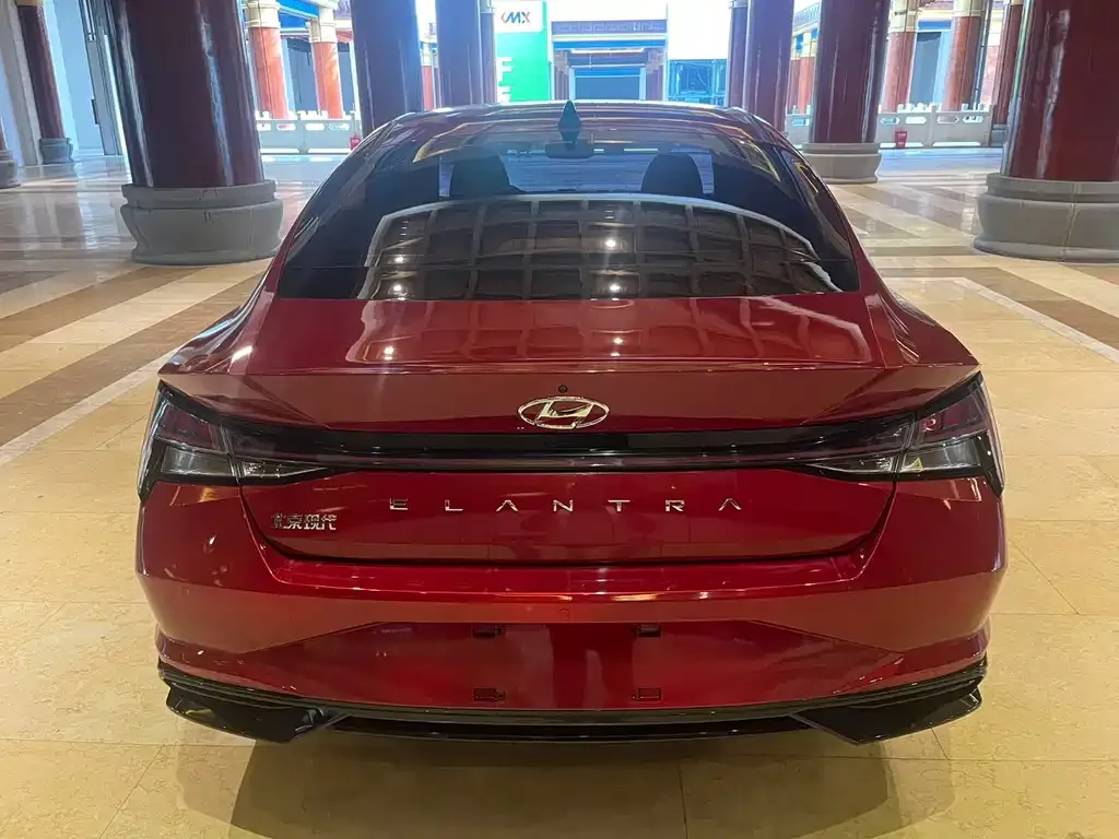 Hyundai Elantra — фото 8