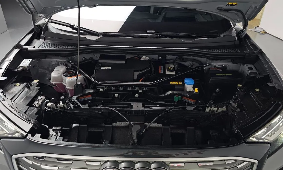 Audi Q4 e-tron 2023 из KR, фото 8
