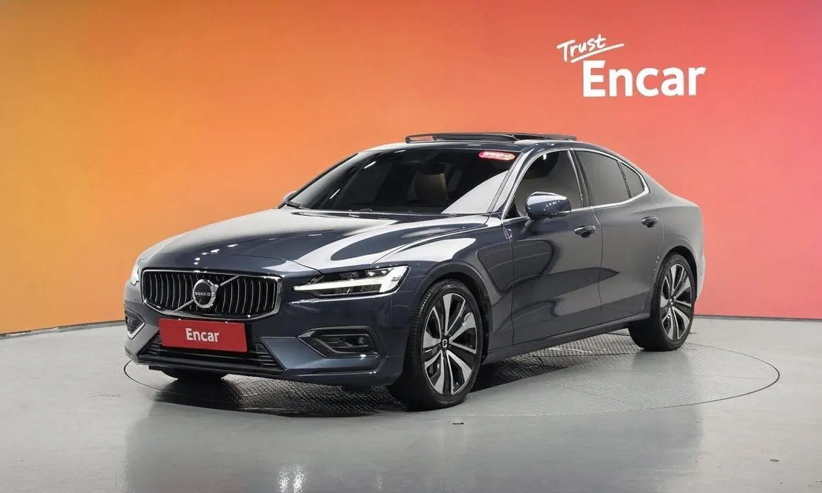 Volvo S60 — фото 1