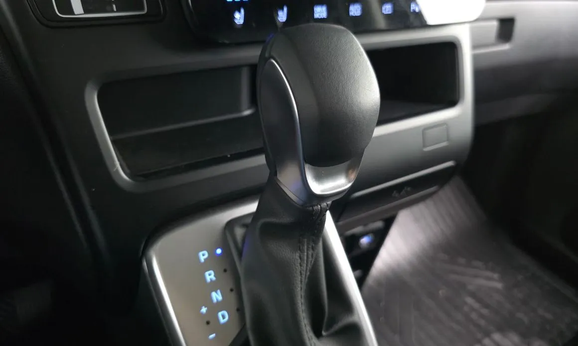 Hyundai Staria — фото 3