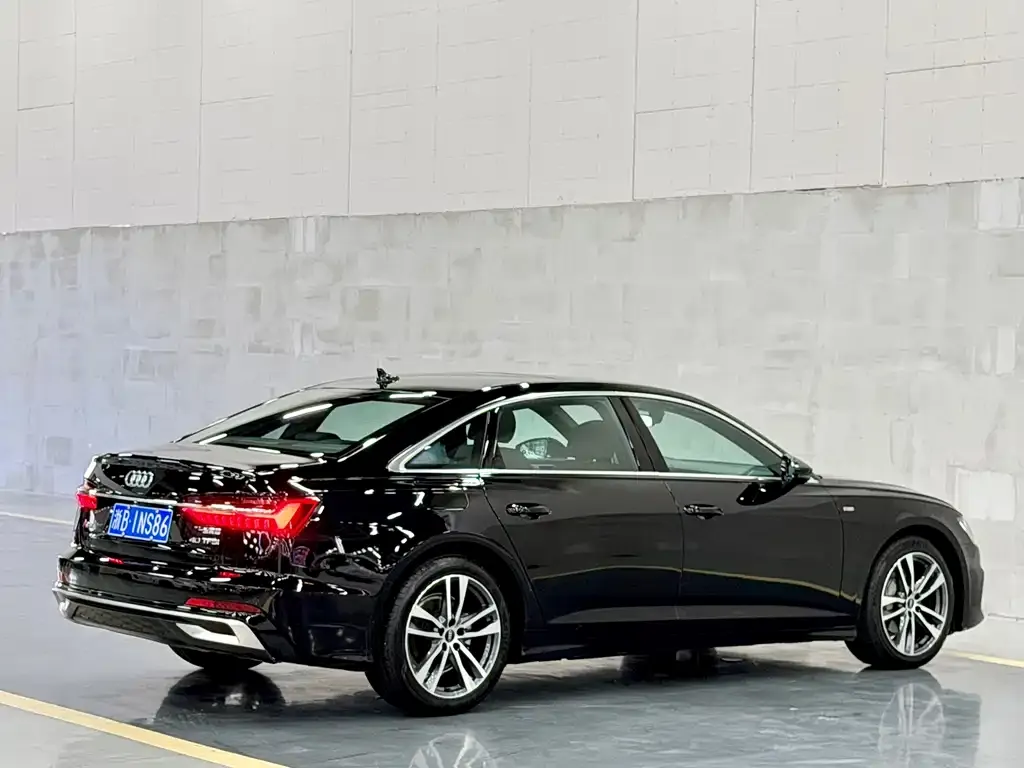 Audi A6L — фото 4