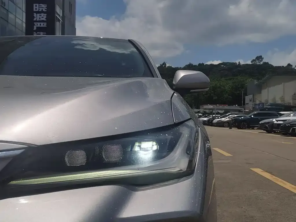 Toyota Avalon 2023 из CN, фото 2