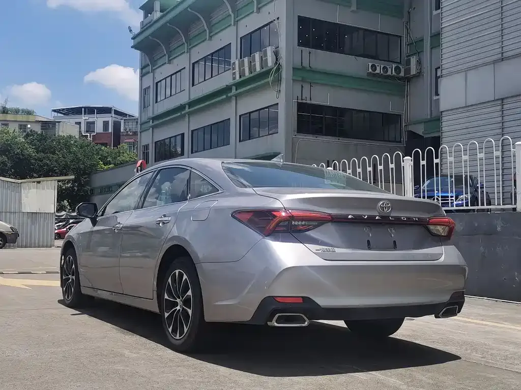 Toyota Avalon 2023 из CN, фото 10