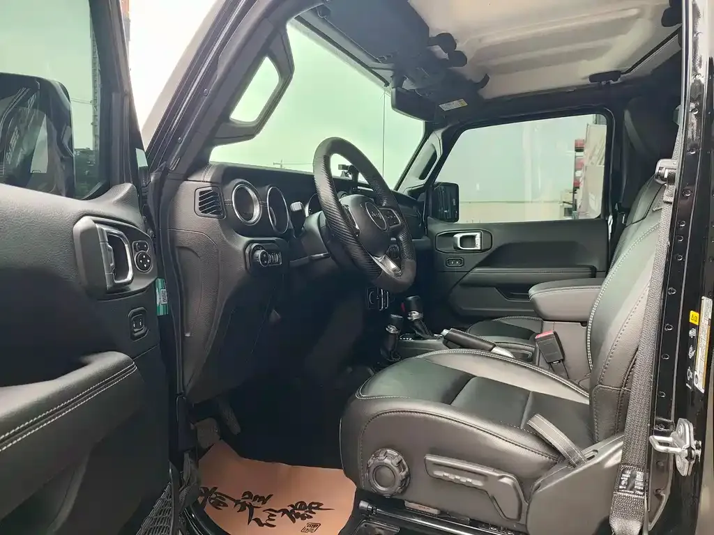 Jeep Wrangler 2021 из CN, фото 2