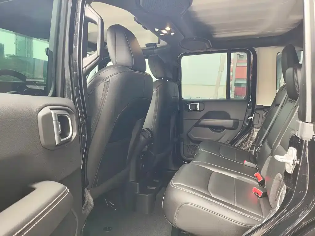 Jeep Wrangler 2021 из CN, фото 5