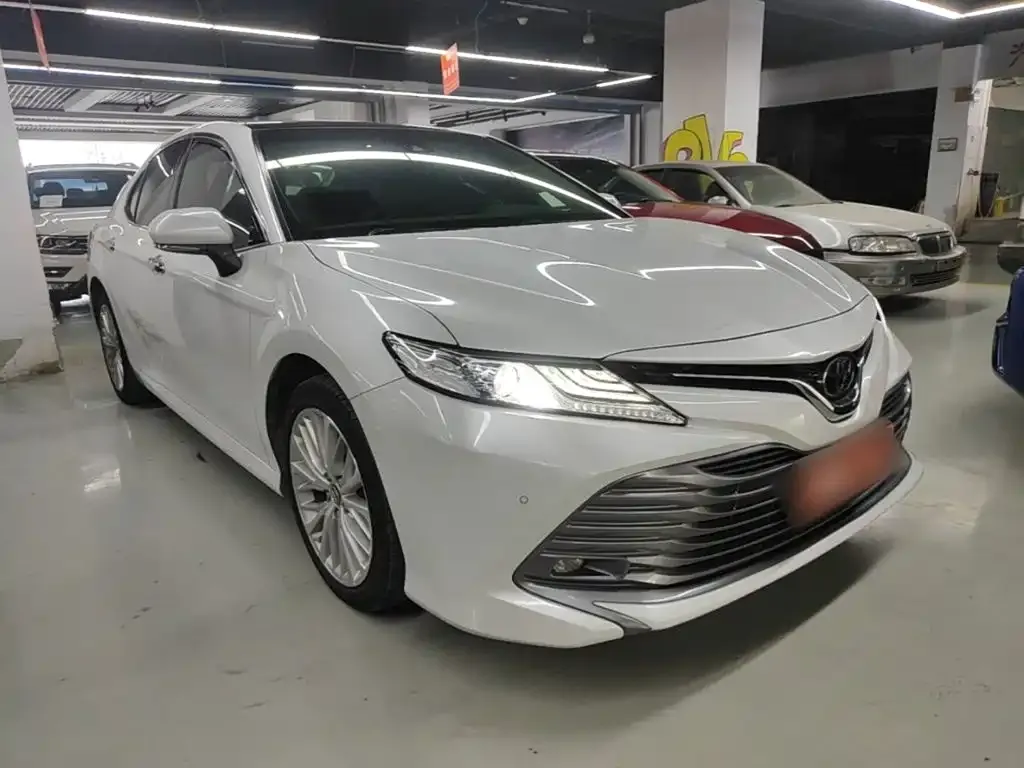 Toyota Camry — фото 10