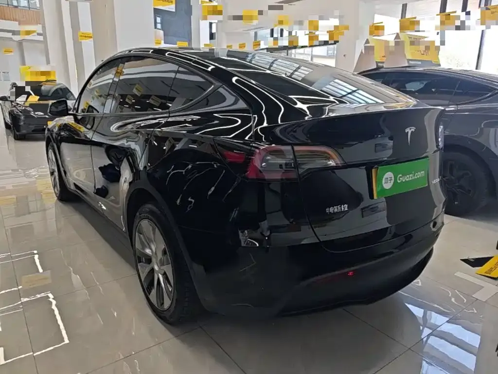 Tesla Model Y — фото 9