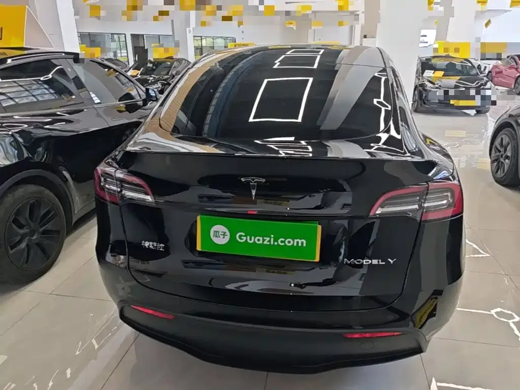 Tesla Model Y — фото 6