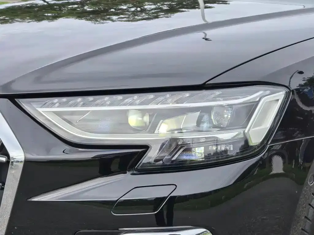 Audi A8 — фото 4