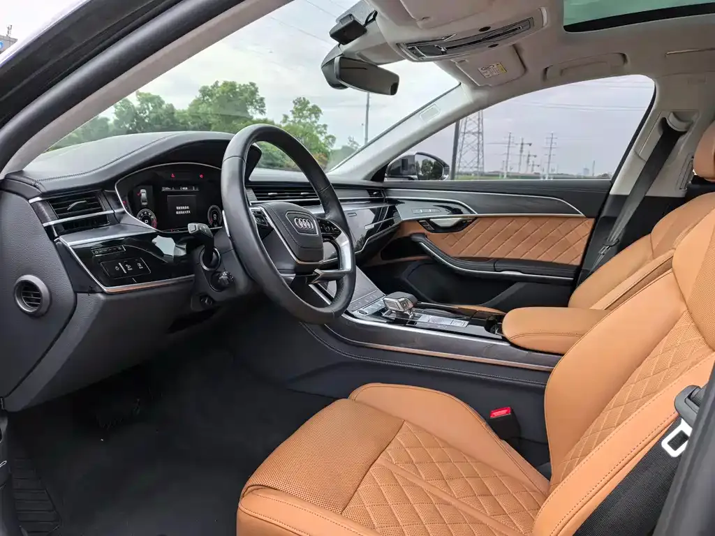 Audi A8 — фото 3