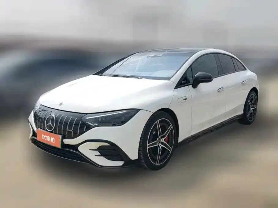 Mercedes-Benz EQE AMG — фото 1