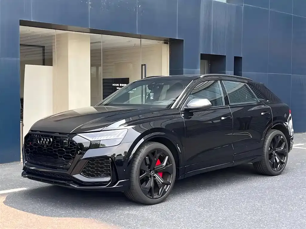 Audi RS Q8 — фото 1