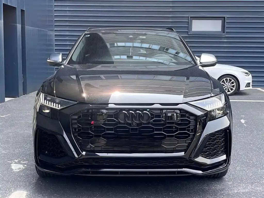 Audi RS Q8 — фото 6